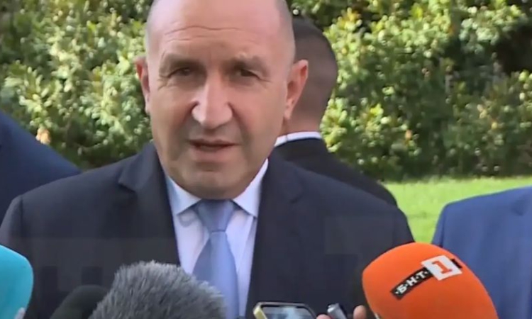 Румен Радев за самолета на Урсула фон дер Лайен: Измислен скандал