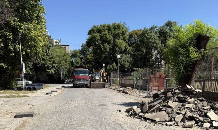 Започна обновяването на две ключови улици в Пловдив