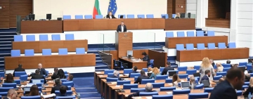 Заяждане за дерогацията на руски петрол спряха работата на депутатите