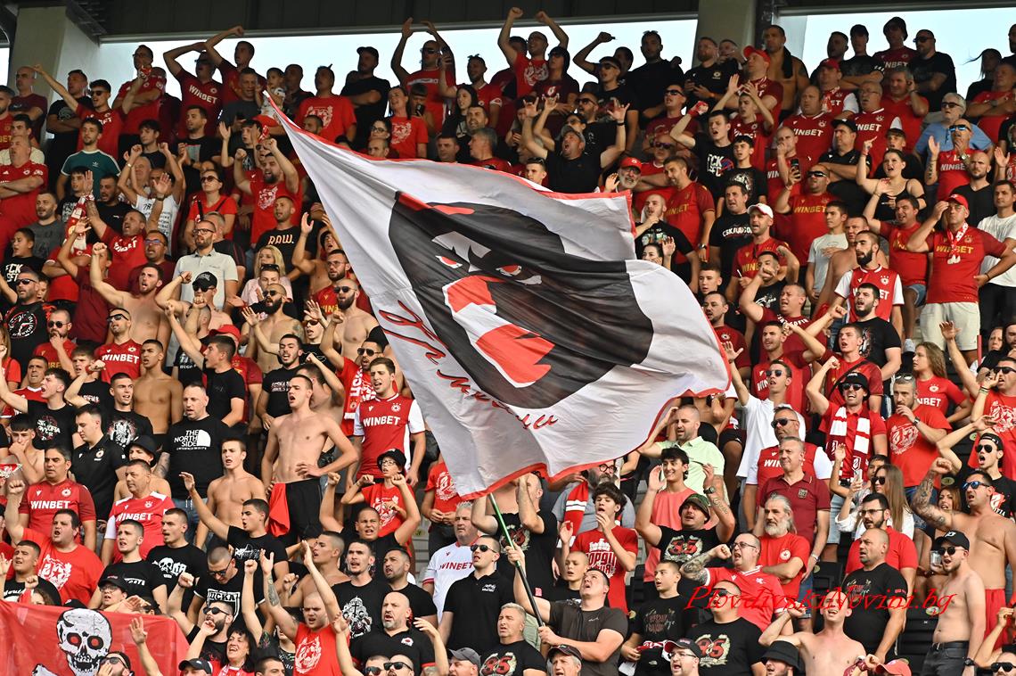 &quot;Сектор Г&quot; попита шефовете на ЦСКА: Истина ли е, че се обсъжда обединение?