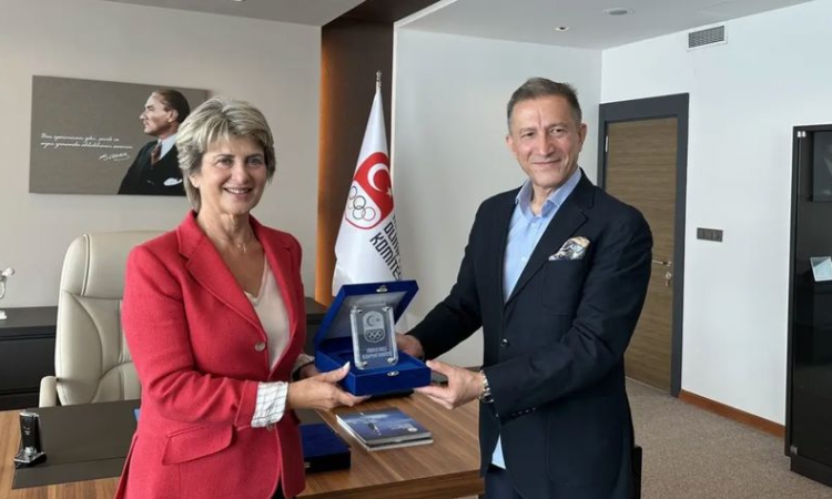 Весела Лечева се срещна с президента на Турския олимпийски комитет в Истанбул