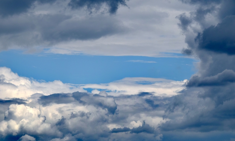 Слънчев старт на седмицата