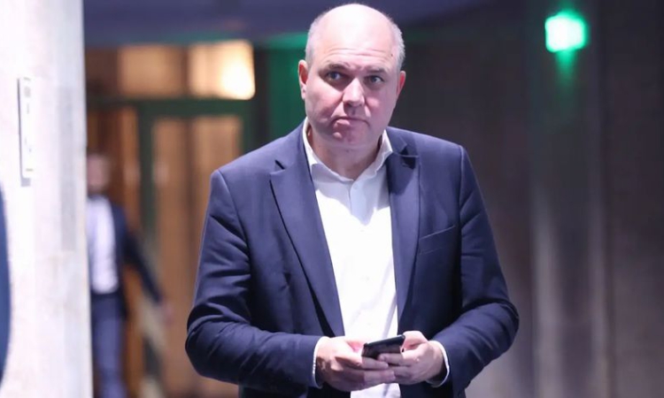 Владислав Панев за "Лукойл": Бомбата е отложена с 6 месеца