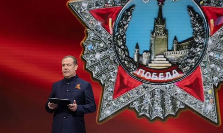 Дмитрий Медведев: Браво на киевския клоун, но защо не прати Миндич?