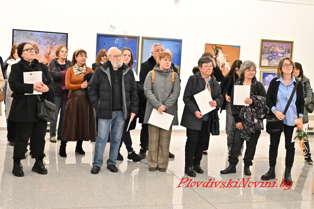 Художникът Васил Стоев с Наградата на Кмета, а колегата му Матей Матеев – почетен гражданин на Пловдив