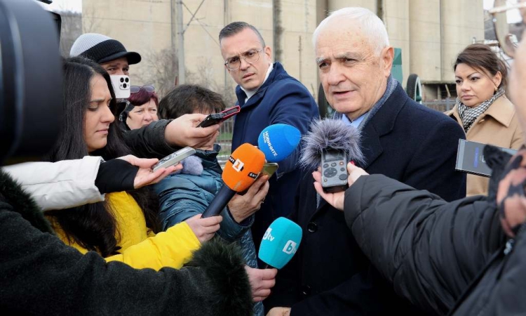 Първите пет машини "Страйкър" идват през февруари