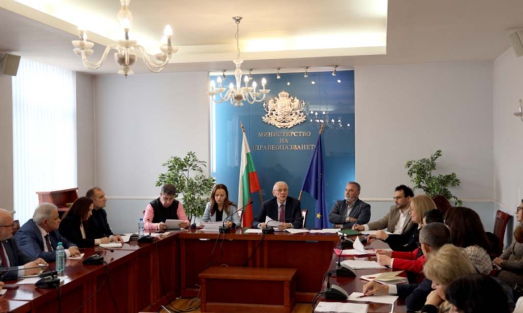 Нараства заболяемостта от грип: Здравният министър се срещна с директорите на РЗИ