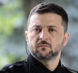 Bloomberg: Зеленски може да е започнал подготовка за избори и търси съюзници