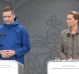 Bloomberg: Зеленски може да е започнал подготовка за избори и търси съюзници