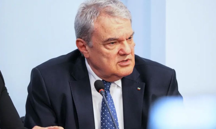 Румен Петков: Обществената нагласа предполага участие на Радев в изборите