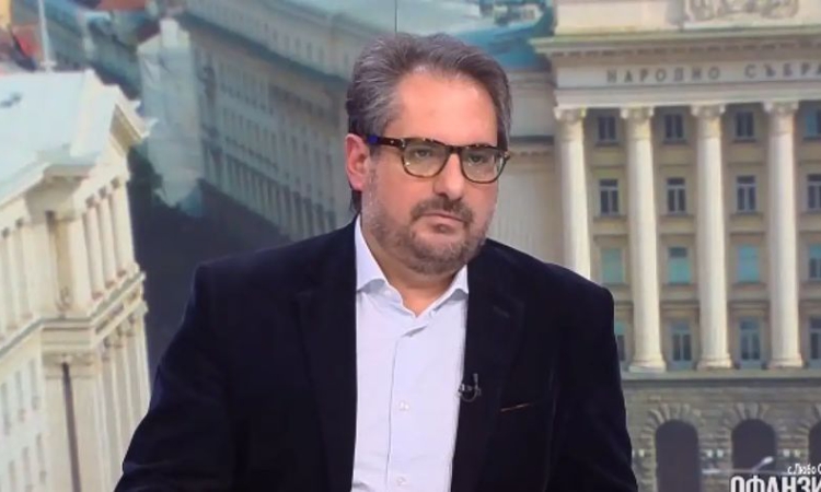 Даниел Смилов: Йотова няма да води политика, различна от тази на Радев