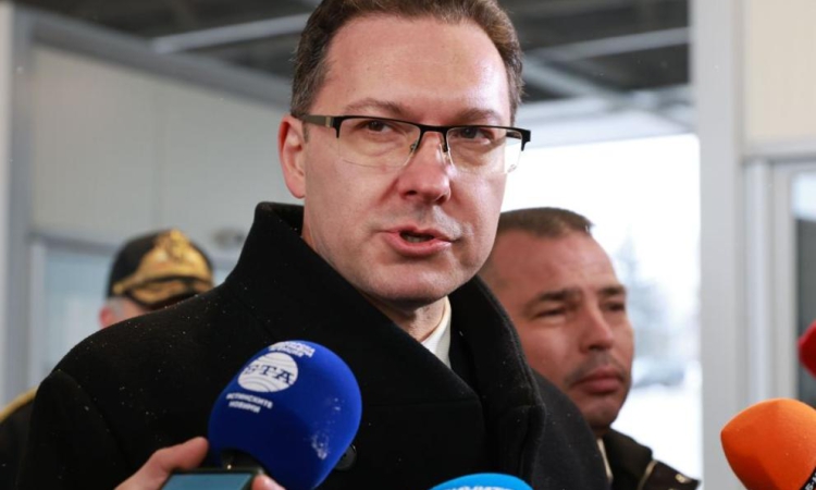 Митов: Задържани са четирима души във връзка със спрените сайтове Zamunda, Arena и Zelka