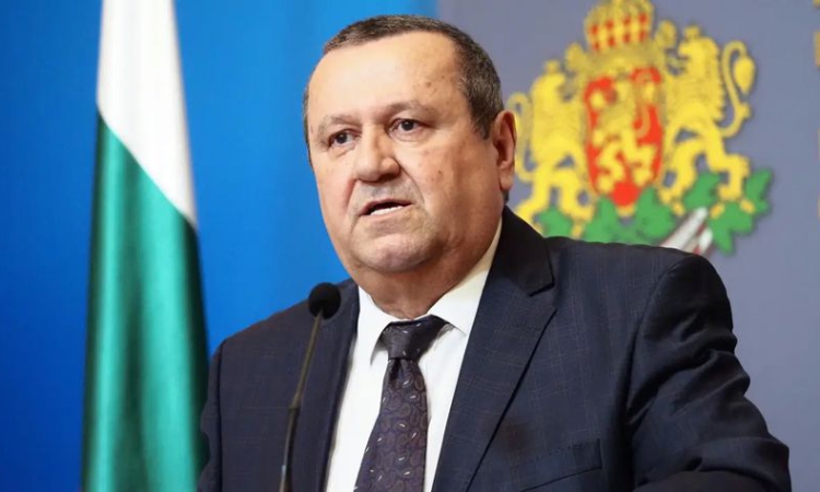 Министър Адемов: Има поне 10 варианта, по които Великденската добавка да се случи