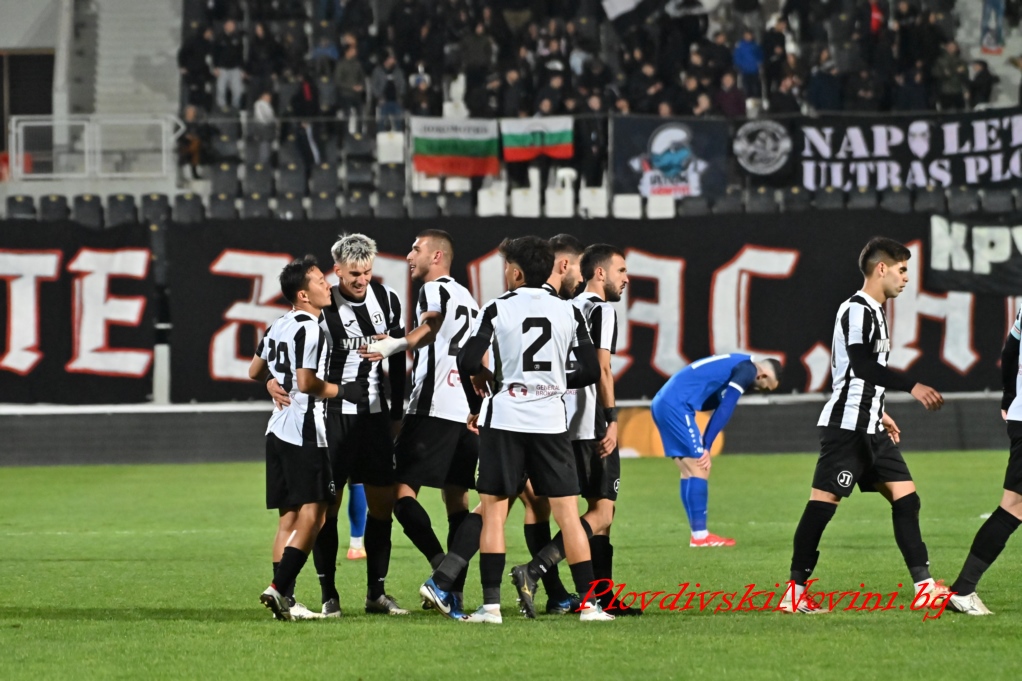 Интригуващ сблъсък на ''Лаута'': Локомотив посреща ЦСКА 1948