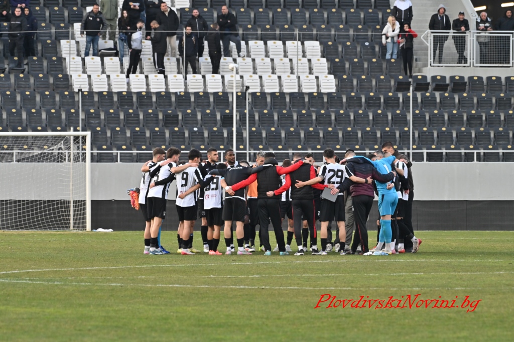 Групата на Локомотив за мача със Септември