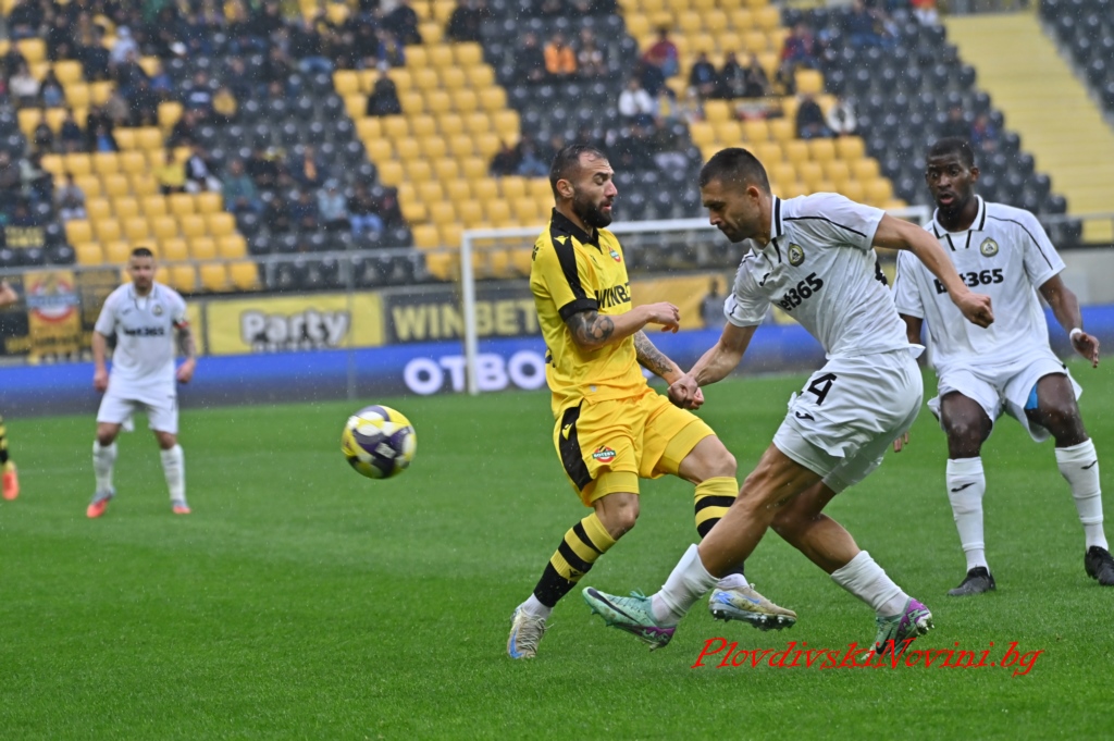 На живо: Славия - Ботев Пд 0:0, не признаха гол на ''жълто-черните''