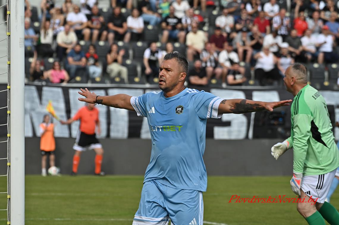 Божинов: Тръгва си част от едно поколение, което ни учеше да мечтаем