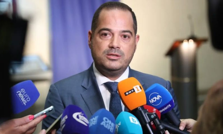 Калин Стоянов за самоубилия се полицай: Първо го осъдиха медиите, после обществото и накрая държавата