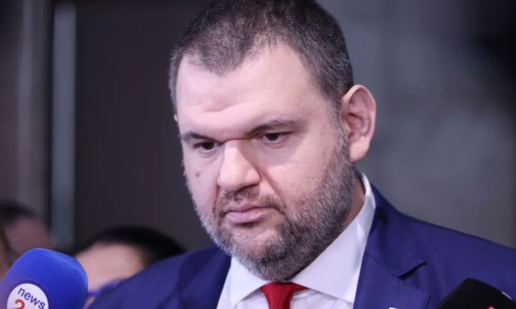 Пеевски: Това вътре е свършило, партиите да седнат и да се разберат кога са изборите