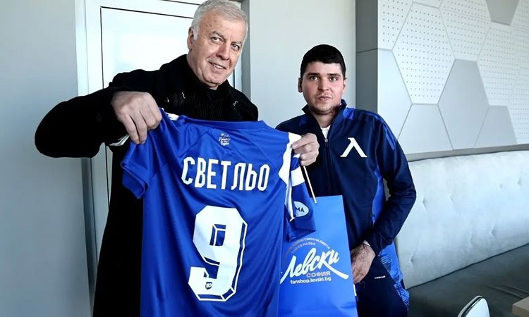 Героят Светльо отново в своя дом – стадион „Георги Аспарухов“ (ВИДЕО)