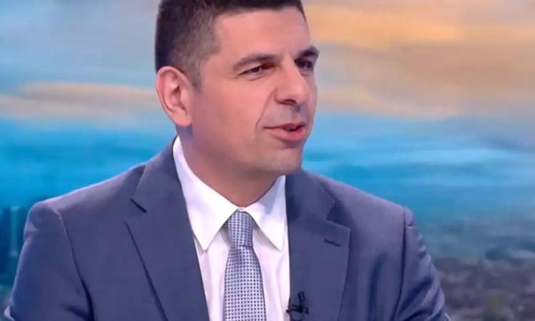 Ивайло Мирчев: Все едно девическият манастир пазеше протеста на &quot;Възраждане&quot;