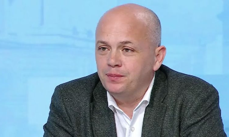 Симов за МЕЧ: Киселова спази закона, Василев не заслужава да е зам.-председател на НС