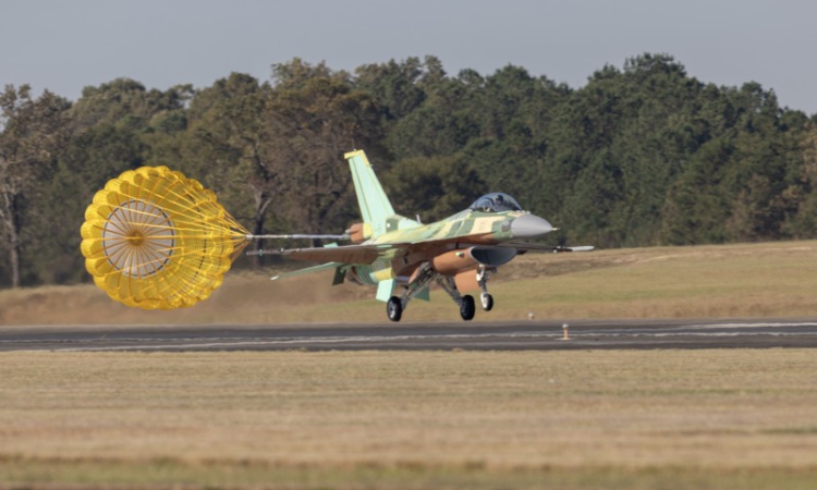 Първият български изтребител F-16 се очаква да кацне днес на Граф Игнатиево