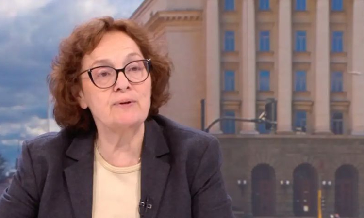 Проф. Коларова: Доган е към края на политическата си кариера