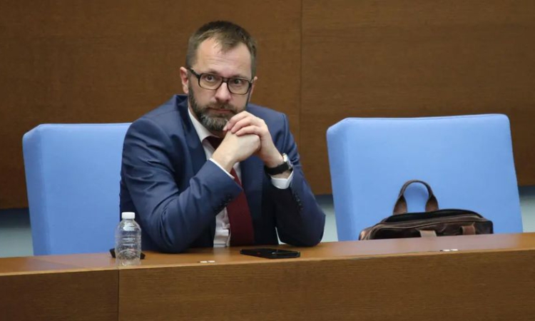 Шефът на АПИ отговори на бащата на Сияна: Никой не е заплашвал служители