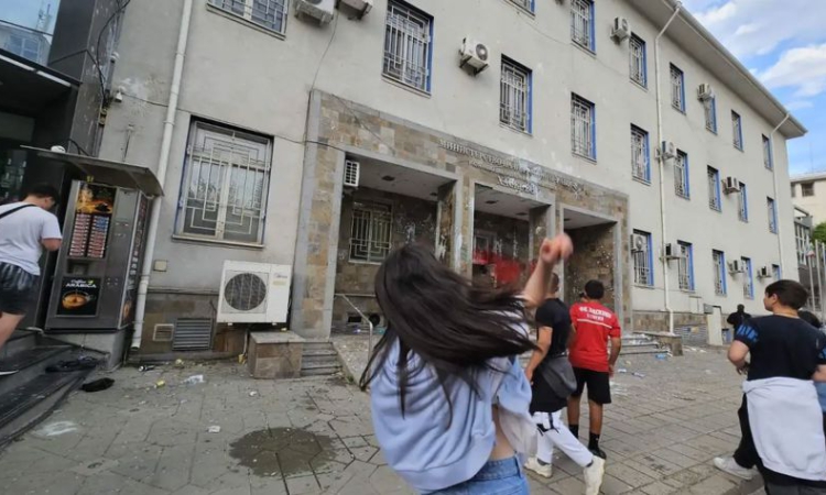 Убитата Магдалена си купила абитуриентска рокля от Турция, събрала роднините ден преди смъртта си, за да ги целуне