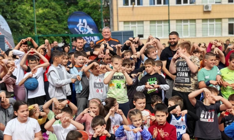 С баскетболен турнир в „Южен“ отбелязаха Деня на българския спорт