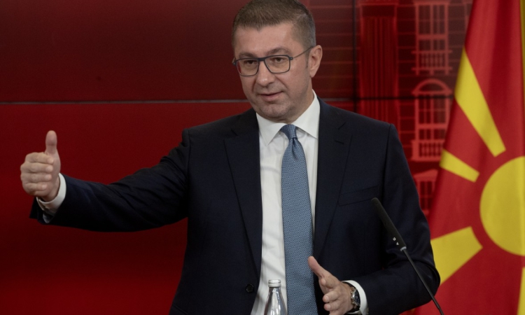 Премиерът на РС Македония: Ще се борим жестоко