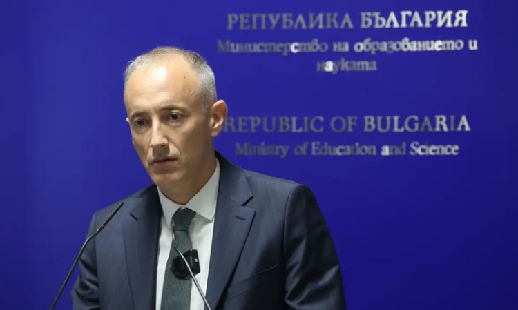 Вълчев: Обмисляме интегрални изпити, обединяващи математика и природни науки