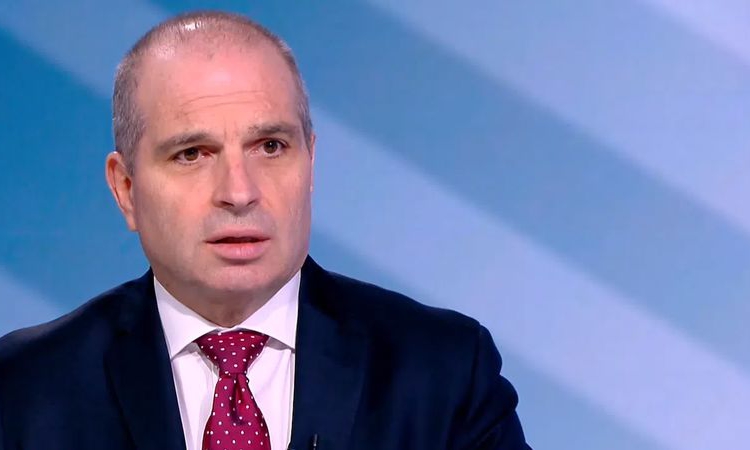 Гроздан Караджов: Ще сезирам Комисията за защита от дискриминация заради отказа на авиокомпания да качи дете в инвалидна количка