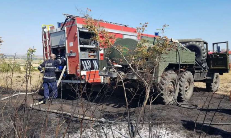 Продължава битката с огъня в Сунгурларе