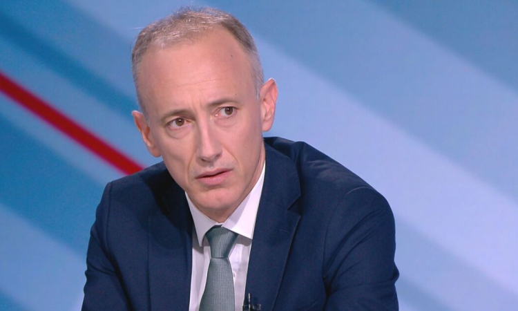 Ето кога ще влезе в сила забраната за използване на мобилни телефони от учениците в час