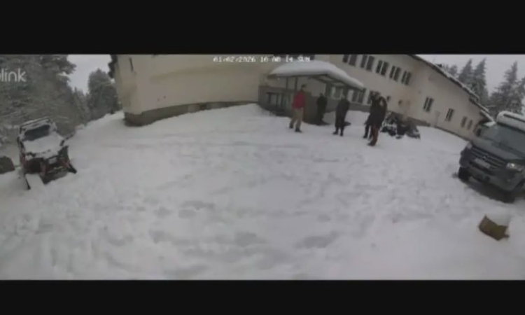 Нови записи: Калушев пристига, а Пламен, Дечо и Ивей коленичат с поклони към него