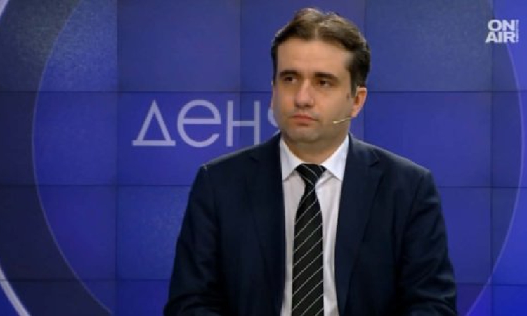 Божанов към ВСС: Отидете на работа и спазвайте закона