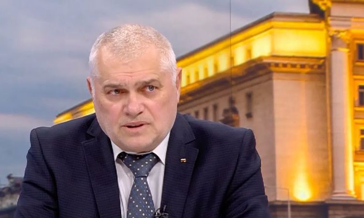 Валентин Радев за американските самолети: Никой няма да ни вкарва във война