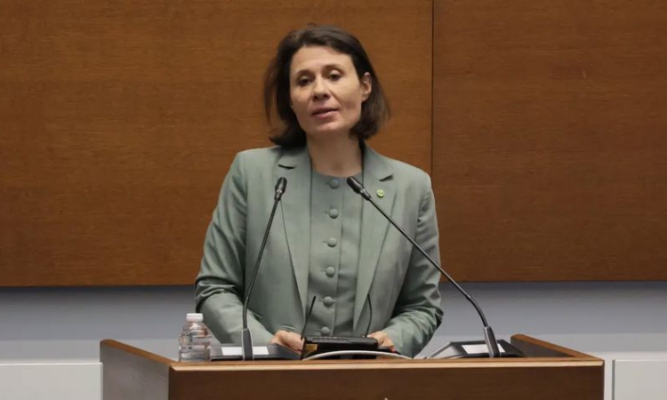 "Не мога да ви се нарадвам“ и „За съжаление съм женен“: Белобрадова и Таслаков „пофлиртуваха“ от трибуната на НС