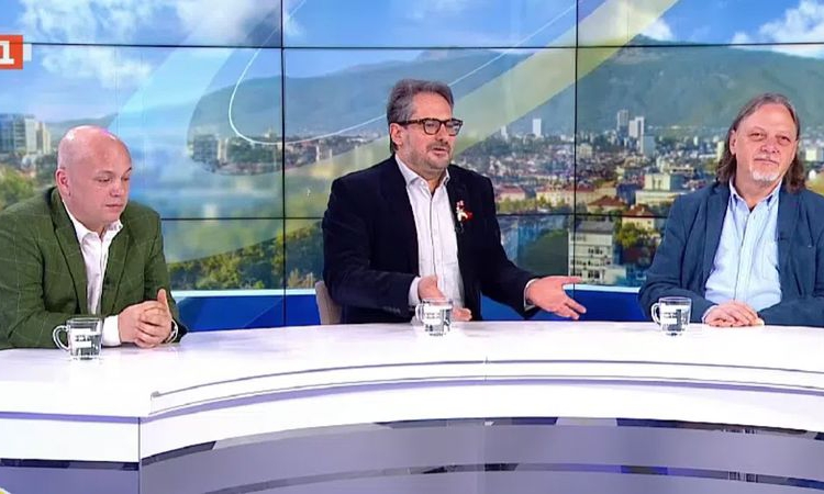 Даниел Смилов за проекта на Радев: Предполагам ще го обяви утре, избрал е този символен ден