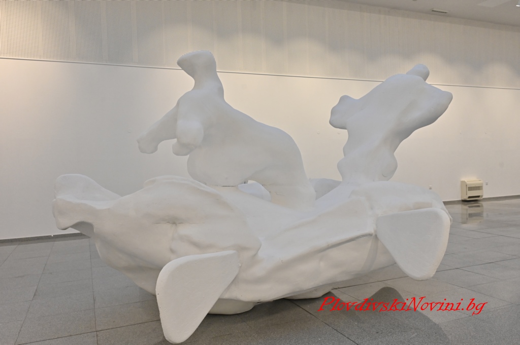 Павел Койчев с 13 гигантски пластики в Зала „2019“