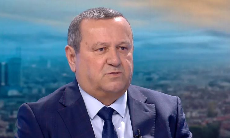 Министър Адемов разясни за държавната помощ от 20 евро заради поскъпването на горивата