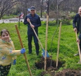 Кметът Костадин Димитров се включи в акция по залесяване на Бунарджика