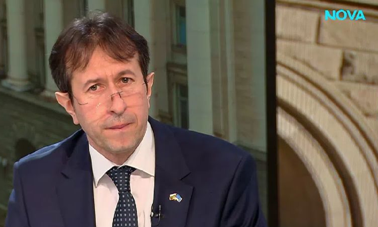 Министър Корман Исмаилов представи нови мерки: Горива ще има, въпросът е на каква цена