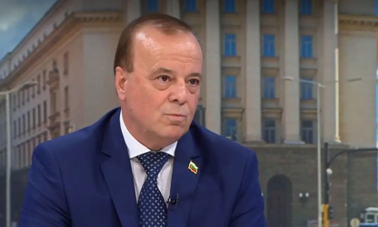 Повишиха служител на КАТ, унищожил 1500 клипа за превишена скорост