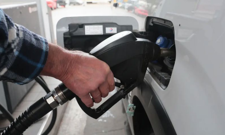 Над 210 000 души ще получат подкрепа от 20 евро заради ръста в цените на горивата през март