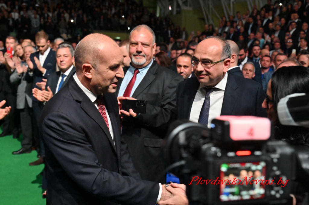 Reuters, Politico и DW: Проруският лидер Румен Радев печели убедително изборите в България