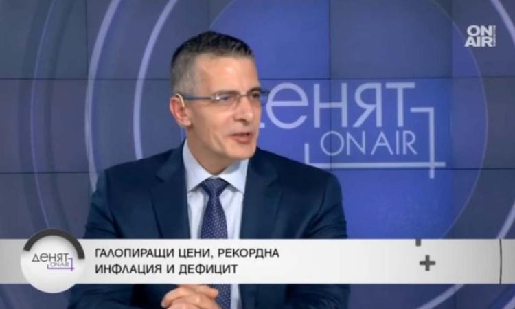 Финансист: Заеми за заплати няма да подобрят икономиката