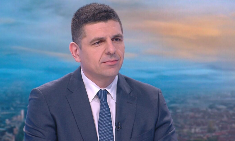 ДБ гневни на Иво Христов